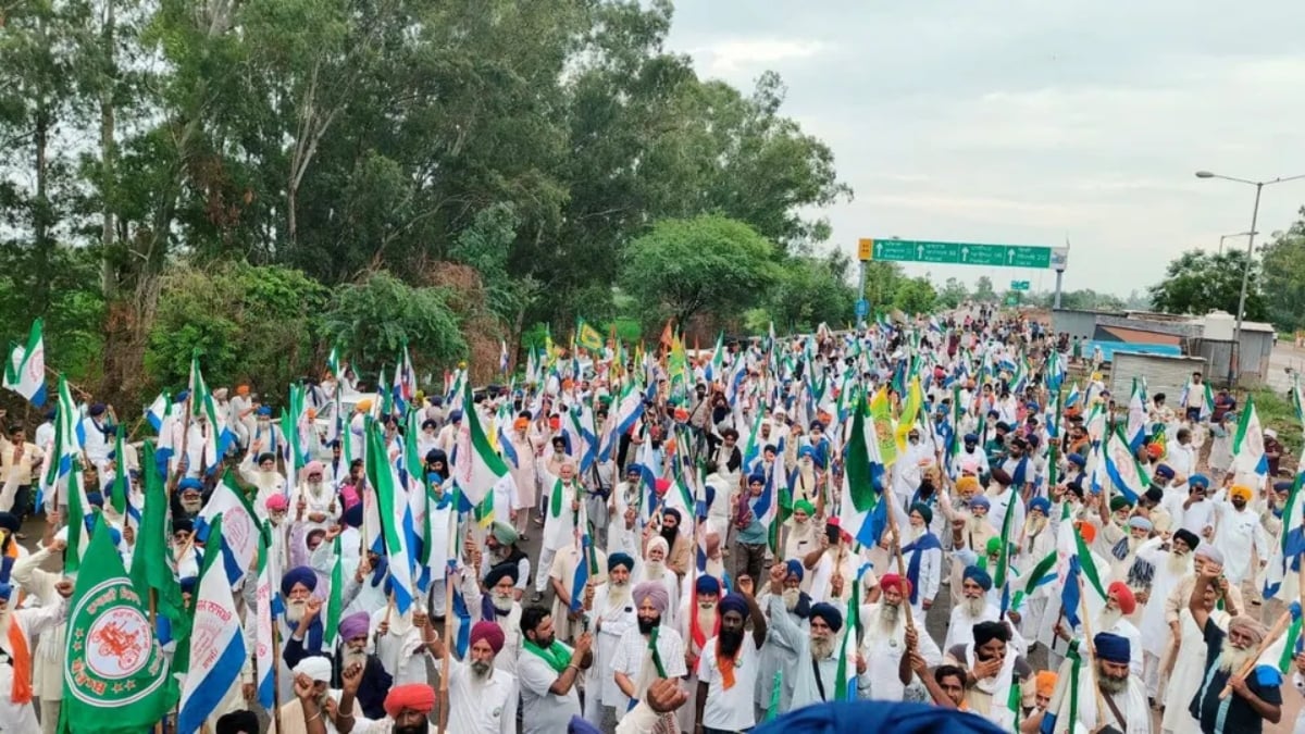 Farmers stopped at Punjab-Haryana boundary en route to Delhi rally against India-U.S. trade deal (1)