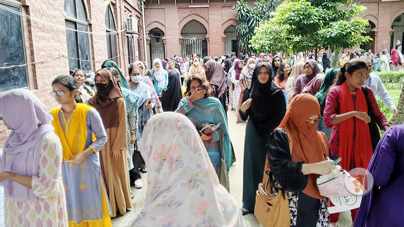 ৩ ঘণ্টায় ৪৫% ভোট দিয়েছেন সুফিয়া কামালের ভোটাররা