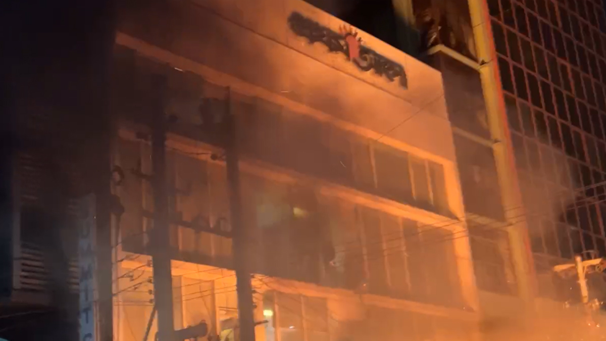 Fire-In-Prothom-Alo-18-12-2025