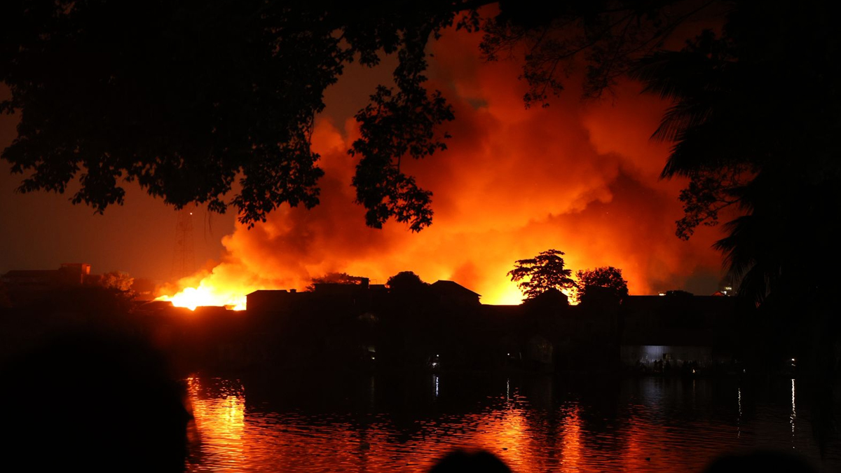 Fire At Karail Slum 25-11-2025 (5)