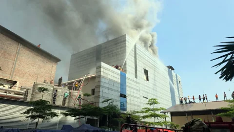 টঙ্গীতে ওষুধ কারখানায় আগুন, সাড়ে ৪ ঘণ্টা পর নিয়ন্ত্রণে