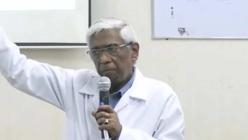 ত্রিপুরায় মেডিকেল কলেজে ক্লাস নিচ্ছেন ডা. প্রাণ গোপাল