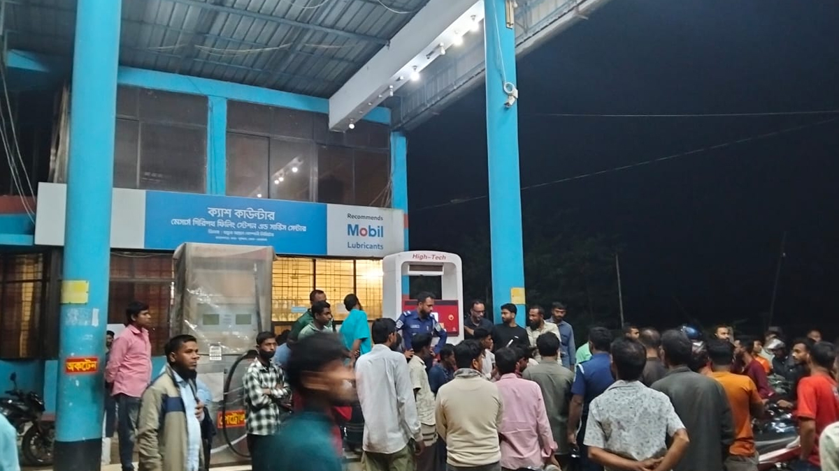 রাজপথ থেকে ‘গিরিপথে’ জ্বালানি সংকটে বন্দি জনজীবন— সমাধান কোথায়?