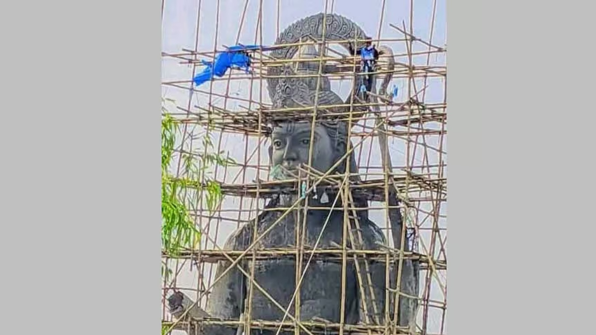 শ্রীশ্রী রাধা গোবিন্দ ও কালী মন্দির চত্বরে নির্মাণাধীন রাম বিগ্রহ। ছবি: সংগৃহীত