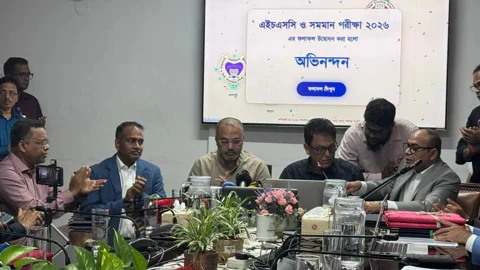 শনিবার সচিবালয়ে শিক্ষা মন্ত্রণালয়ের মাধ্যমিক ও উচ্চশিক্ষা বিভাগের সম্মেলনকক্ষে এইচএসসি ও সমমান পরীক্ষার ফল প্রকাশ অনুষ্ঠান। ছবি: সংগৃহীত