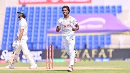 ২৯ রানে শেষ ৬ উইকেট, আফগানদের ২৪০-এ থামিয়ে ১০৬ রানের লিড