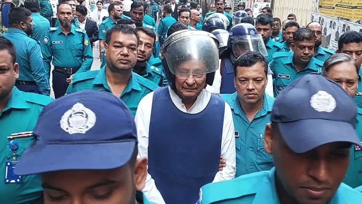 জাসদ সভাপতি হাসানুল হক ইনুর দিন কাটছে এখন কারাগারে আর আদালত চত্বরে। ছবি: সংগৃহীত
