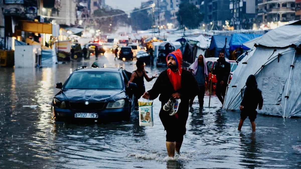 Heavy-Rainfall-In-Gaza-Creates-Distress-18-12-2025