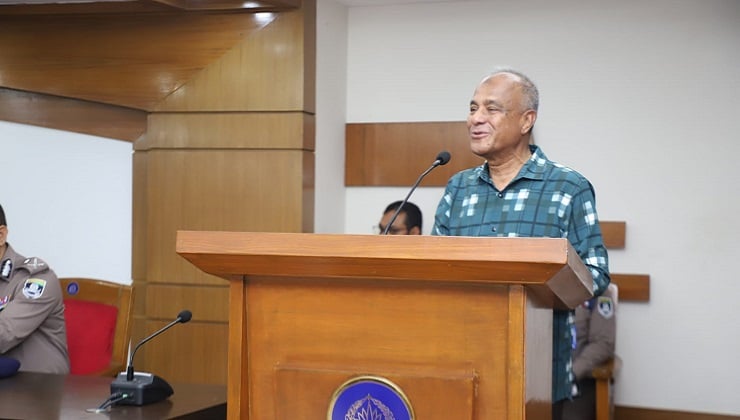 আইনশৃঙ্খলা বাহিনীর নিরপেক্ষ ভূমিকায় নির্বাচন প্রশংসিত : স্বরাষ্ট্র উপদেষ্টা