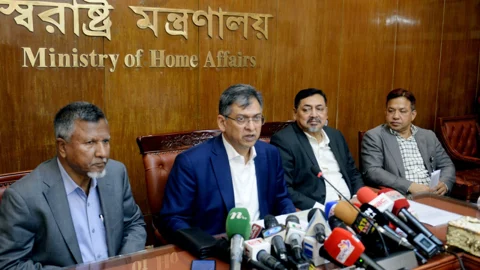 রাজনৈতিক কারণে কেউ বৈষম্যের শিকার হবে না— বিসিএসের ভেরিফিকেশন ইস্যুতে স্বরাষ্ট্রমন্ত্রী