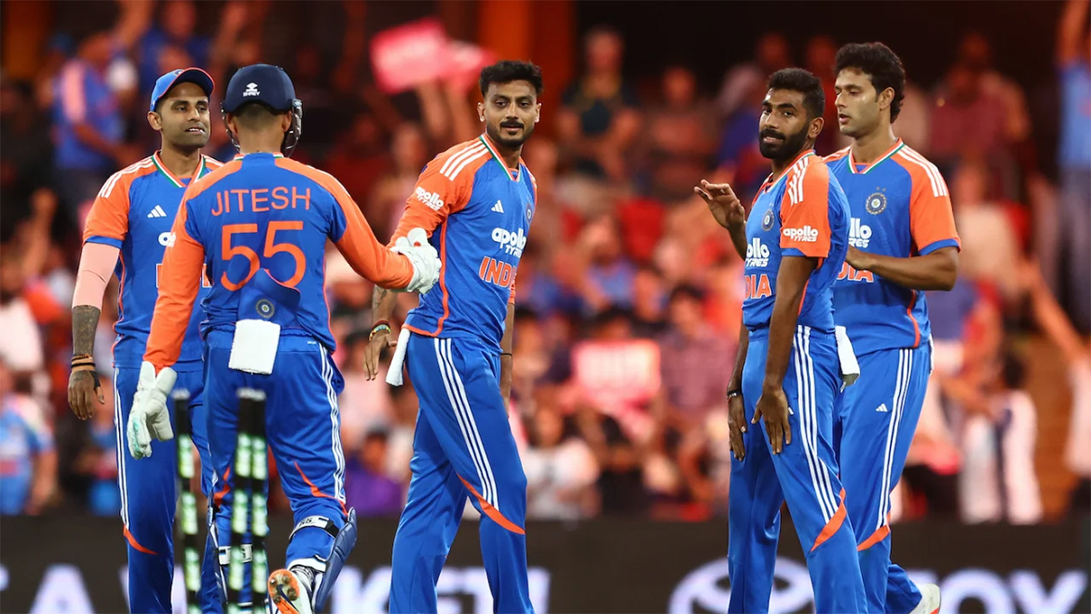 অস্ট্রেলিয়ায় দাপুটে জয়ে এগিয়ে গেল ভারত