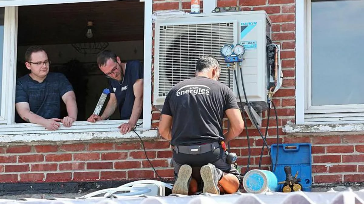 Installing-AC-In-France-25-04-2026