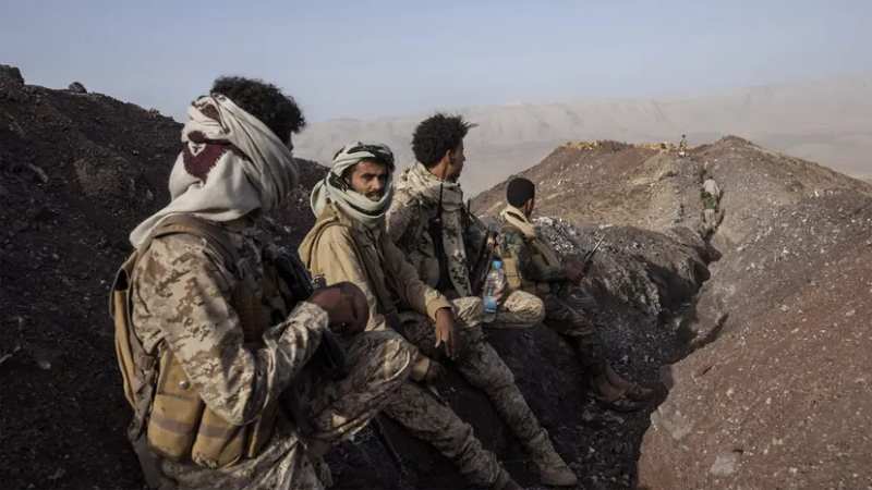 Intense clashes between Houthi rebels and government forces in Yemen; over a hundred killed.