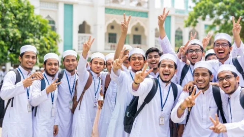 আলিমে পাসের হারে এগিয়ে ছাত্রীরা, জিপিএ-৫ প্রাপ্তিতে শীর্ষে ছাত্ররা