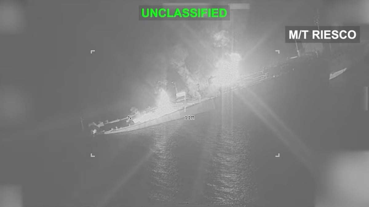 Iran and US hit tankers in biggest wave of attacks on shipping since war began