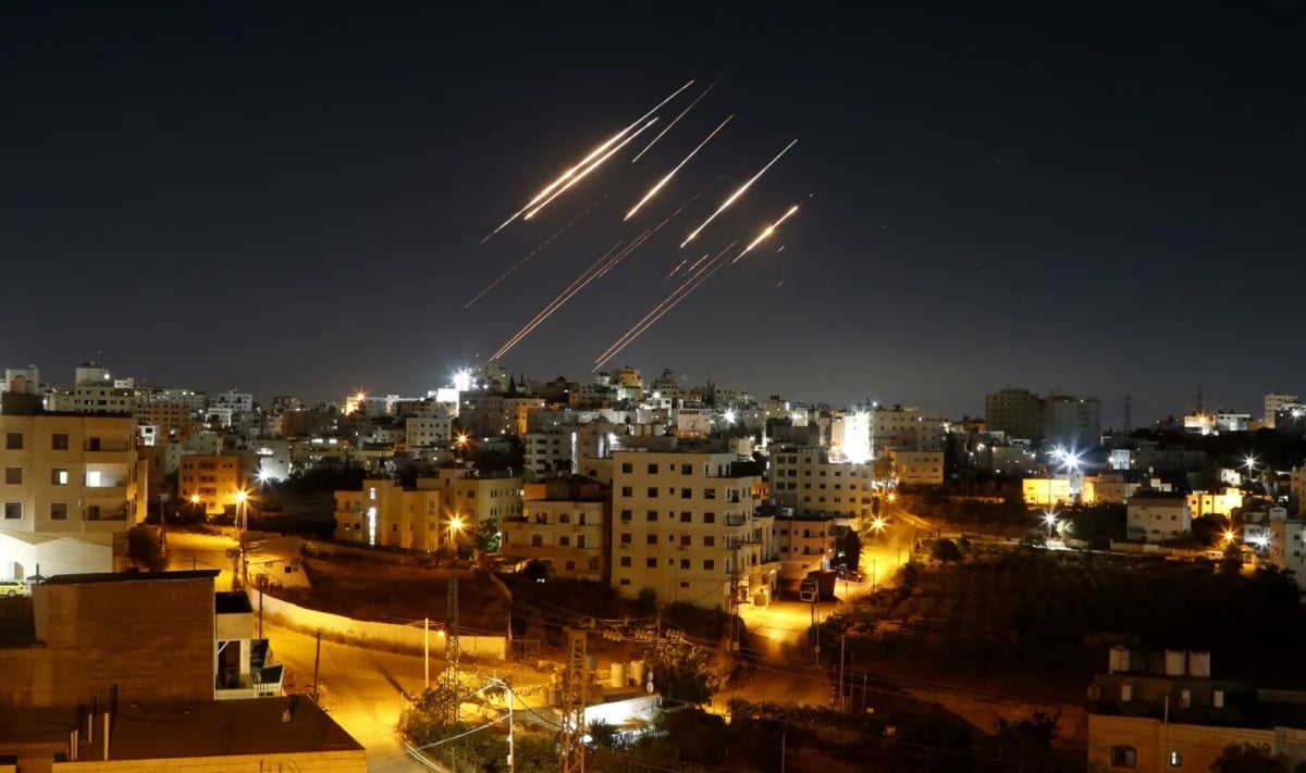 Iranian-retaliatory-missile-attacks-on-Israe-File-Photo