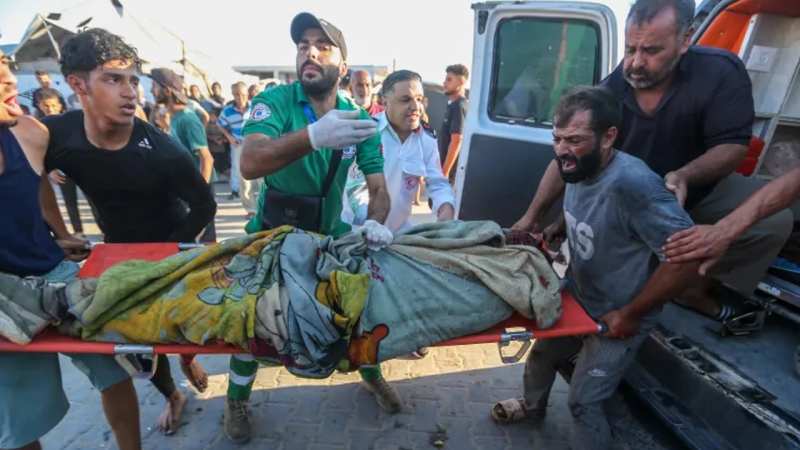 Israeli strike on Gaza City café_ 6 killed, 14 injured.