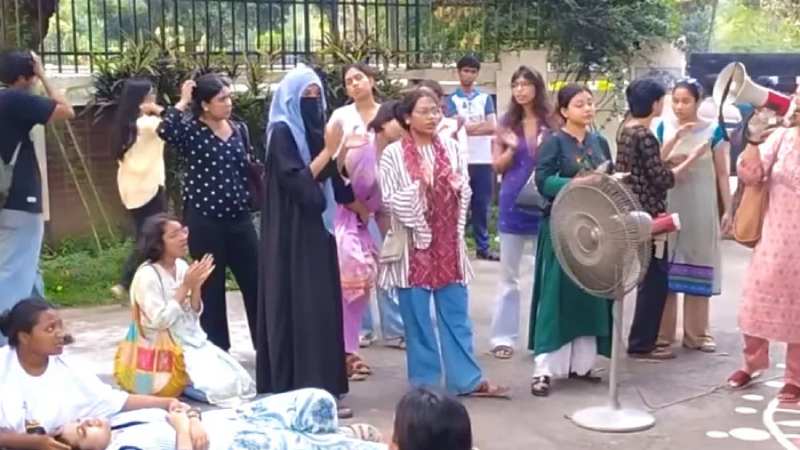 JU VC's residence surrounded, demanding proctor's resignation