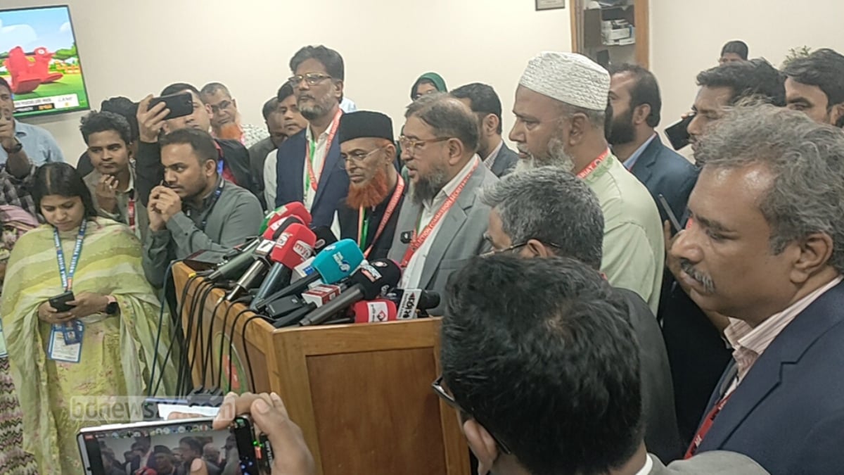 ৩ আসনের কয়েকটি কেন্দ্রে ভোট স্থগিত চায় ১১ দলীয় জোট