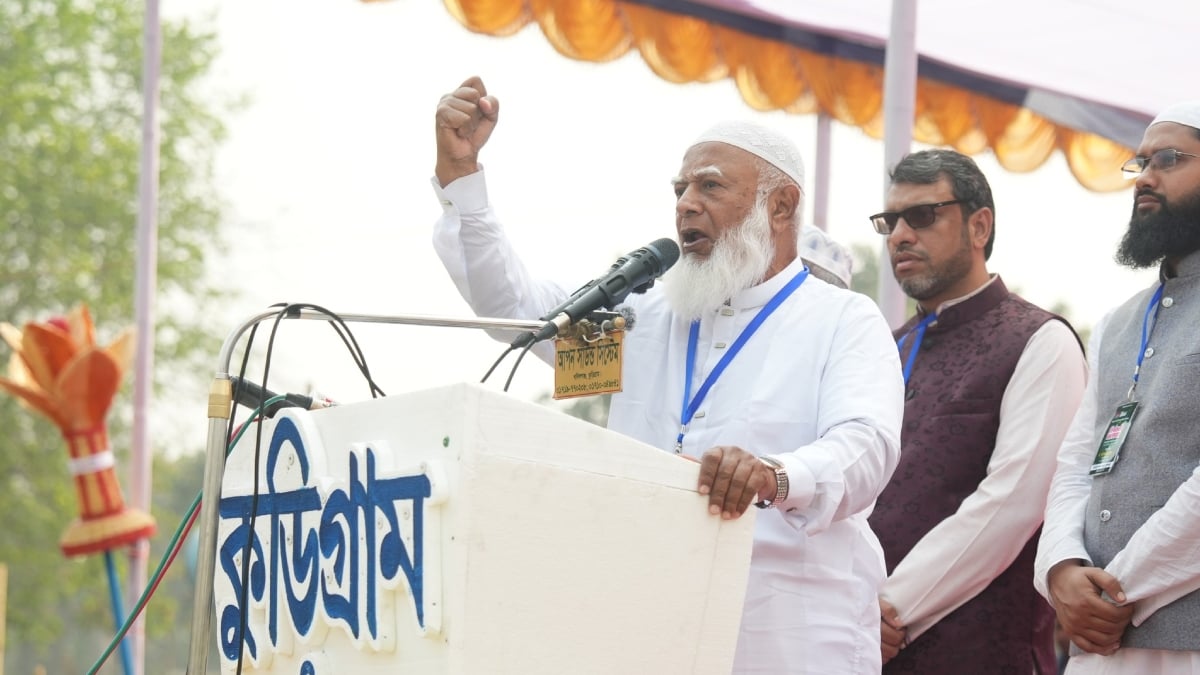 হ্যাক হওয়া আইডি নিয়ে একটি দল ‘তাইরে-নাইরে’ গান শুরু করেছে
