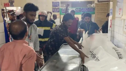 হাসপাতালে মরদেহ। ছবি: সংগৃহীত