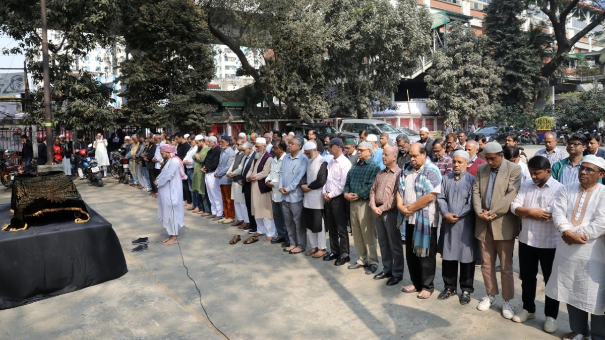 শনিবার বেলা ১টায় জাতীয় প্রেস ক্লাবে সাংবাদিক জাকারিয়া কাজলের জানাজা অনুষ্ঠিত হয় হয়। ছবি: সংগৃহীত