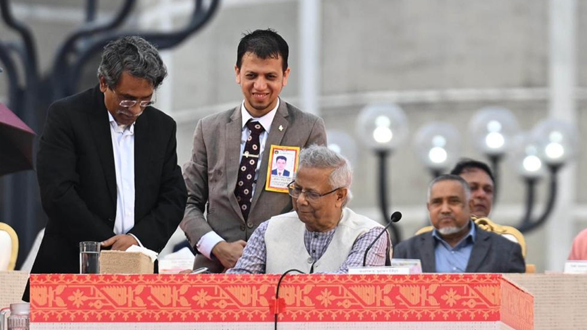 ছবিতে জুলাই সনদ স্বাক্ষর অনুষ্ঠানের বিভিন্ন মুহূর্ত