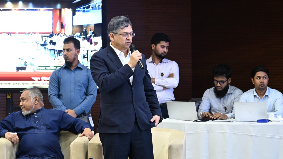 ঐকমত্য কমিশনের বৈঠকে বক্তব্য রাখেন বিএনপির স্থায়ী কমিটির সদস্য সালাহউদ্দিন আহমদ। ছবি: প্রধান উপদেষ্টার দপ্তর