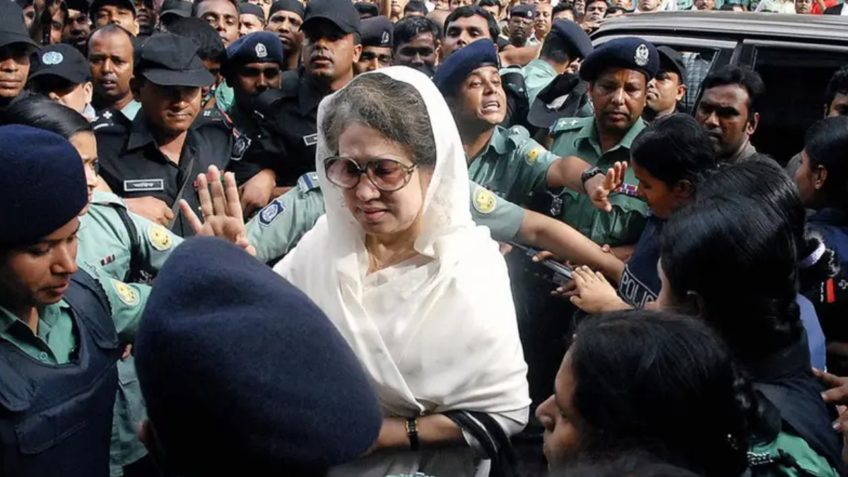 ২০০৭ সালে খালেদা জিয়াকে গ্রেপ্তার করা হয়েছিল। ছবি: সংগৃহীত