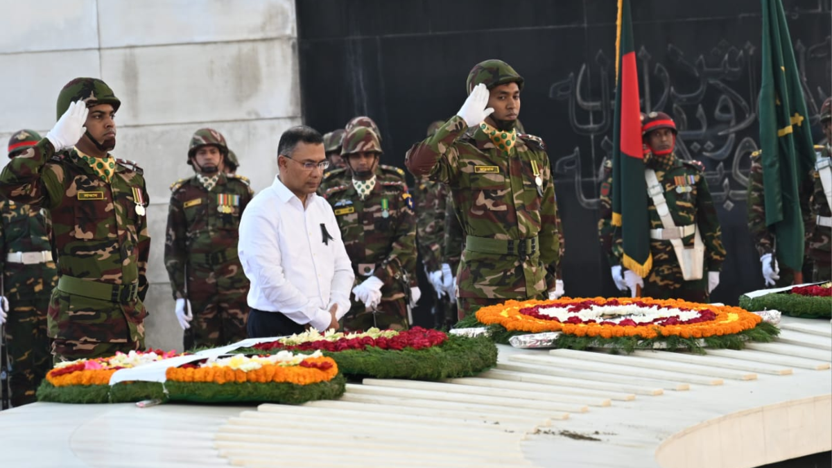 খালেদা জিয়ার দাফন সম্পন্ন, ছবিতে কিছু মুহূর্ত