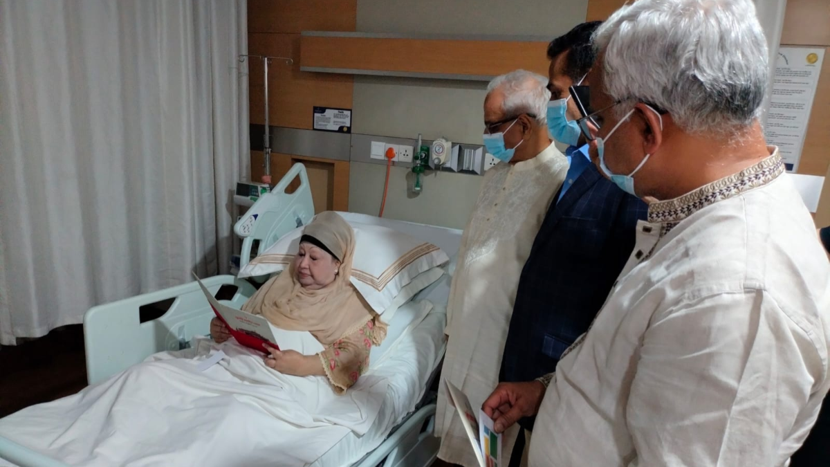 গত অক্টোবরে এভারকেয়ার হাসপাতালে খালেদা জিয়া। ছবি: সংগৃহীত