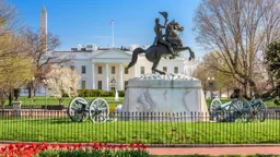 যুক্তরাষ্ট্রের লাফায়েত স্কয়ারে স্থায়ী বেড়ার পরিকল্পনা, সীমিত হবে প্রতিবাদের সুযোগ