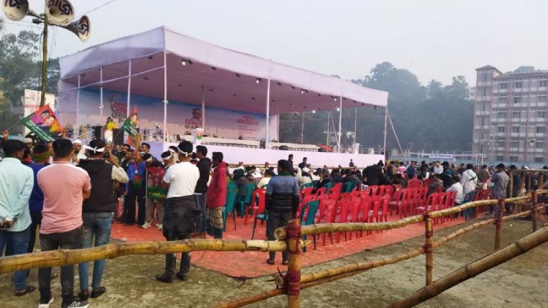 Leaders and activists have been gathering since dawn for Tarique Rahman's rally in Chittagong.