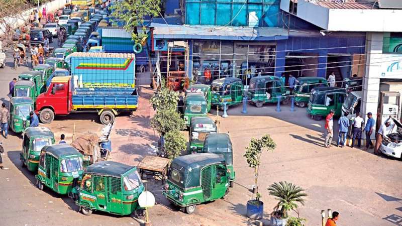 Low gas supply_ Capital's CNG filling stations 'at a standstill'