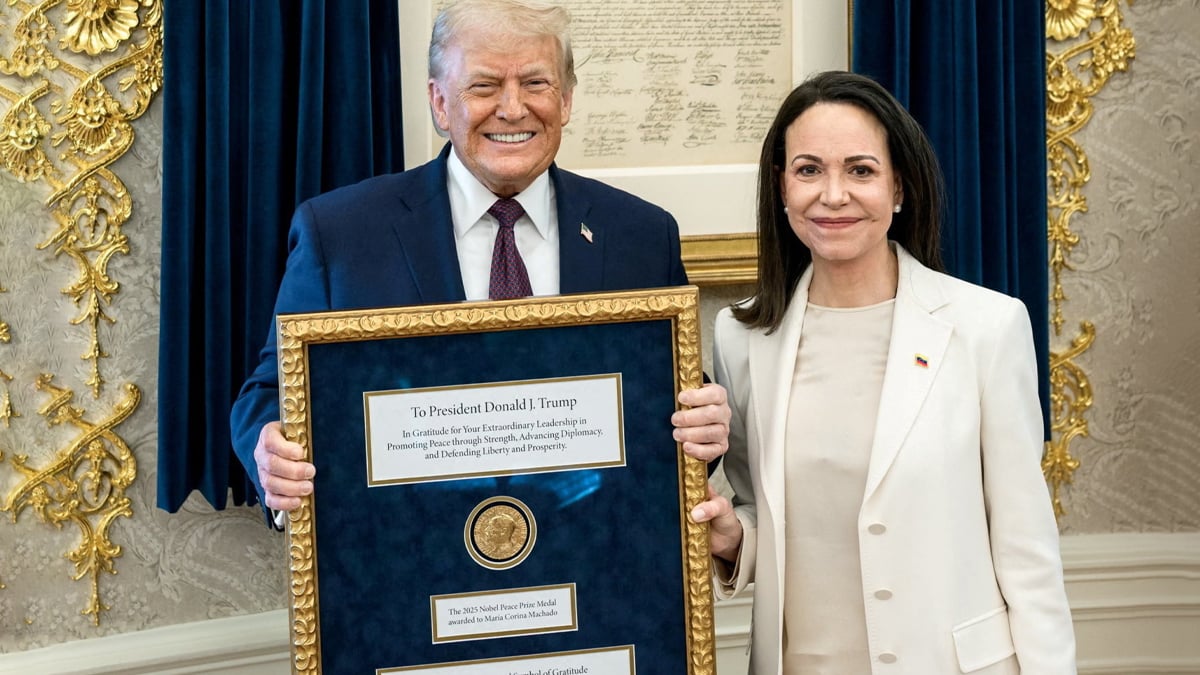 Machado-Handing-Over-Nobel-To-Trump-16-01-2026