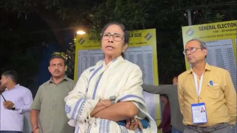 Mamata Banerjee alleges rigging of voting machines in West Bengal