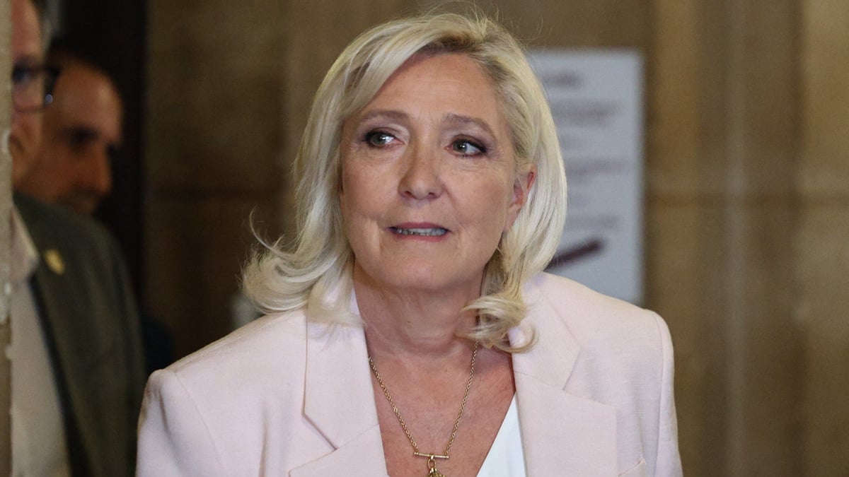 Marine-Le-Pen-arrives-at-the-Paris-courthouse-07-07-2026