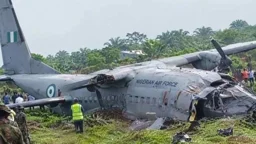 নাইজেরিয়ায় সামরিক বিমান বিধ্বস্ত, নিহত ৩২