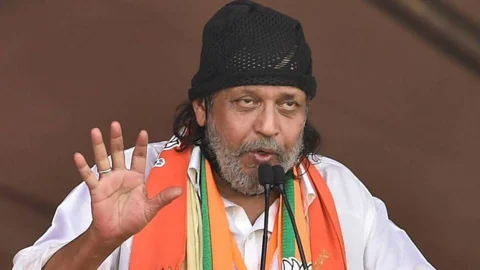 মিঠুন চক্রবর্তী। ফাইল ছবি