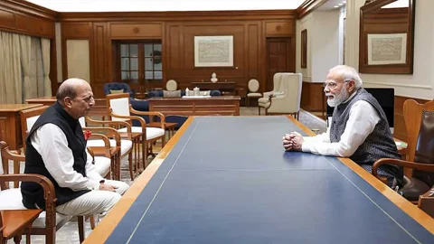 অনির্ধারিত সফরে দিল্লিতে ত্রিবেদী, নরেন্দ্র মোদির সঙ্গে বৈঠক