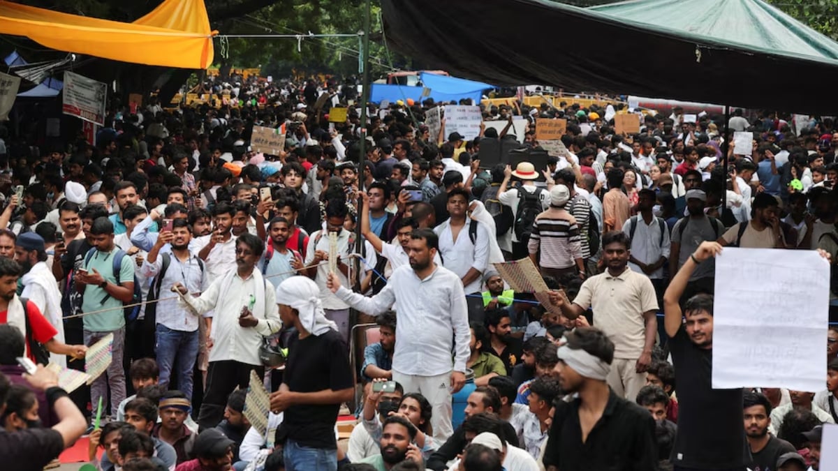 Modi government seeks talks; students reject meeting at health minister's residence (1)