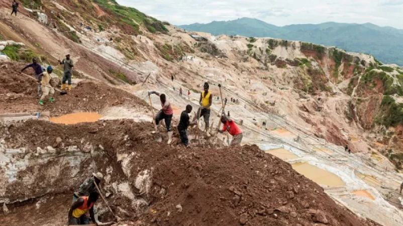 More than 200 killed in Congo mine collapse