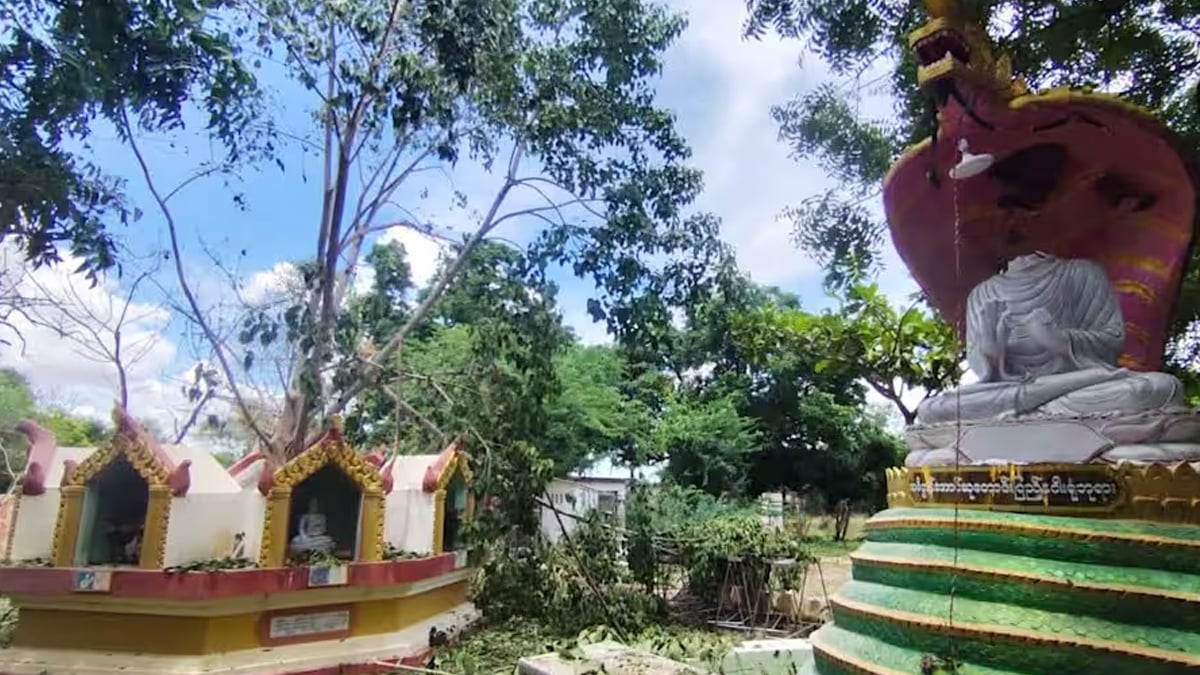 মিয়ানমারে বৌদ্ধ মঠে ধর্মীয় অনুষ্ঠানে সামরিক বাহিনীর হামলা, নিহত ১৪