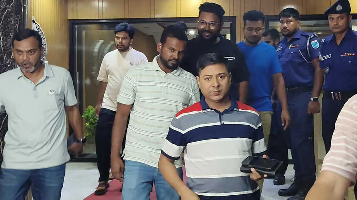 চাঁদাবাজির অভিযোগে না.গঞ্জের এমপির ছেলে ডিবি হেফাজতে, যুবদল থেকেও বহিষ্কৃত