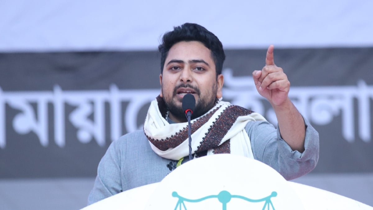 বৃহস্পতিবার বিকেলে মিরপুরের জনসভায় বক্তব্য রাখেন এনসিপির আহ্বায়ক নাহিদ ইসলাম। ছবি: জামায়াতের ফেসবুক পেজ থেকে