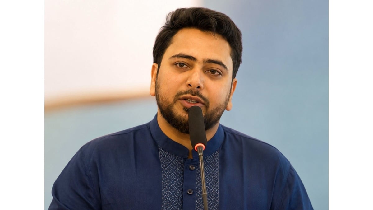 জ্বালানি তেলের মূল্যবৃদ্ধি প্রত্যাহারের দাবি নাহিদ ইসলামের