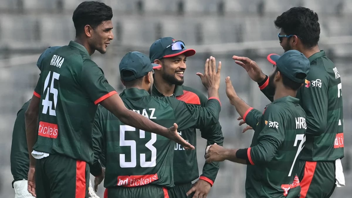 বোলিংয়ের পর ব্যাটিংয়েও দাপট, ১৫ ওভারেই খেলা শেষ করল বাংলাদেশ