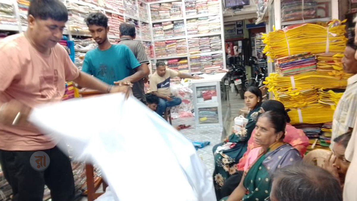 Narail Pooja Shopping News Photo 26-09-2025 (1)