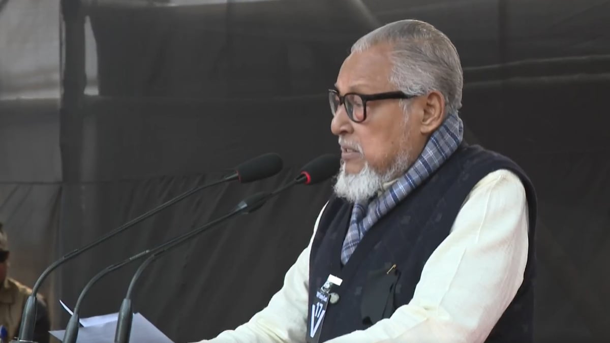 খালেদা জিয়ার সংক্ষিপ্ত জীবনী পাঠ করছেন নজরুল ইসলাম খান