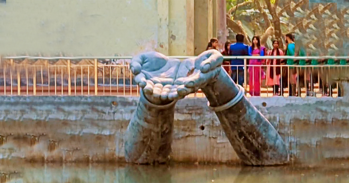 Nazrul-University-Anjali-Loho-Mor-Sculpture-01-Photo-19-06-2025